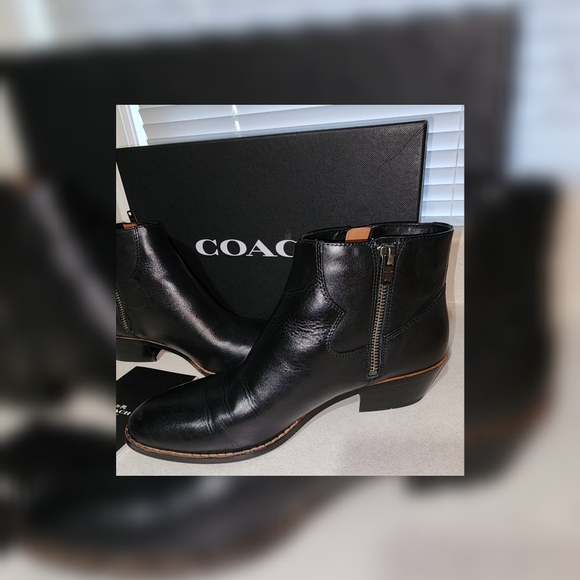 COACH Leather Dani Ankle Booti 7.5 New!!! - Picture 2 of 13